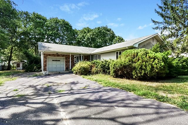 1st image of 72 Pineaire Ave