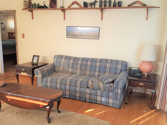 3rd image of 861 Hill Ave