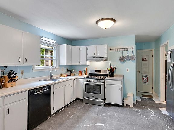 5th image of 3934 Highbridge Road