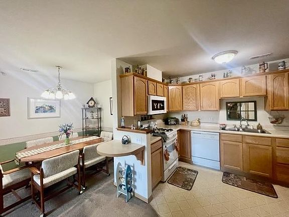 2nd image of 2035 W 75th Pl Unit 23