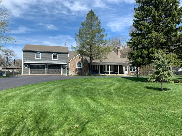 1315 Hilltop Dr, Lowell, IN 46356