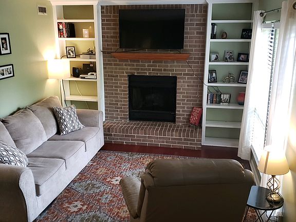 2nd image of 3292 Little John Dr
