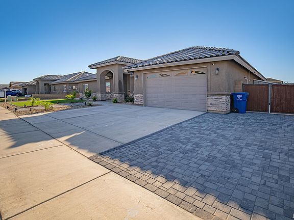 3rd image of 4426 S Cheree Dawn Ave
