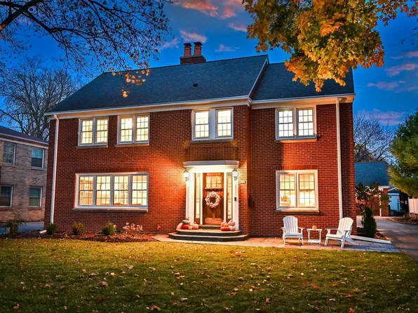 820 Windsor COURT, Wauwatosa, WI 53226