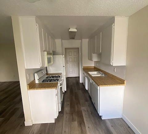 3rd image of 1625 Colby Ave #201