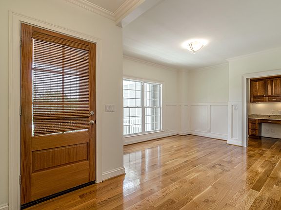 4th image of 504 Wood Lake Dr