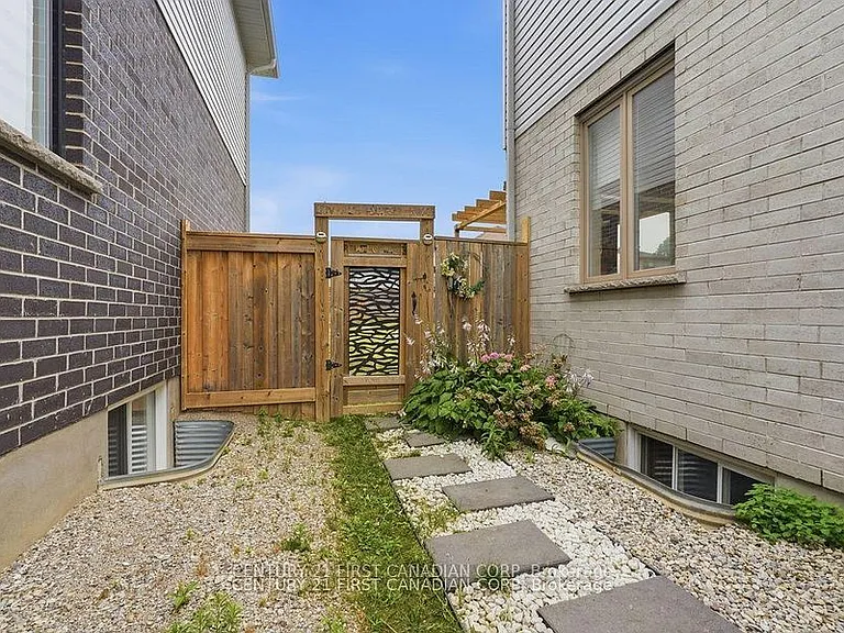464 Jessica Way — Photo 39