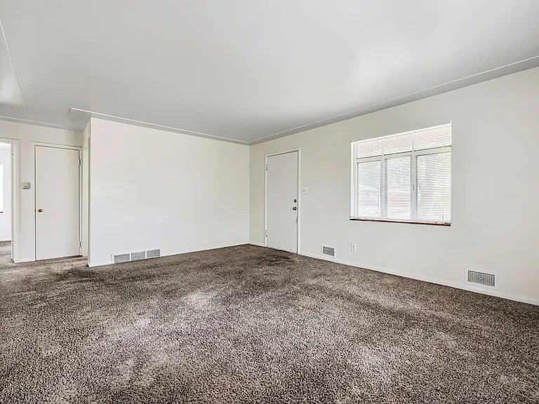 212 N Ford St — Photo 10