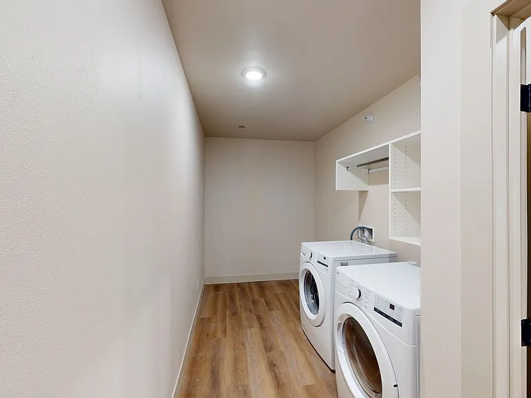 5631-5735 E Revere Dr — Photo 42