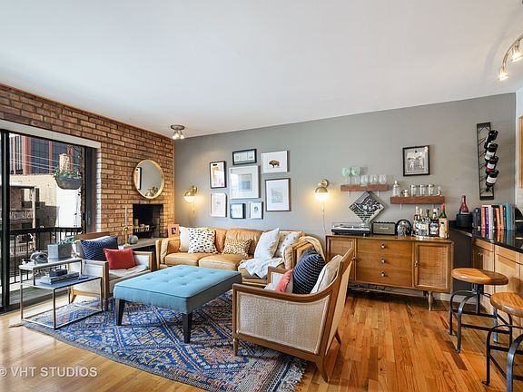 4th image of 832 W Oakdale Ave APT 3G