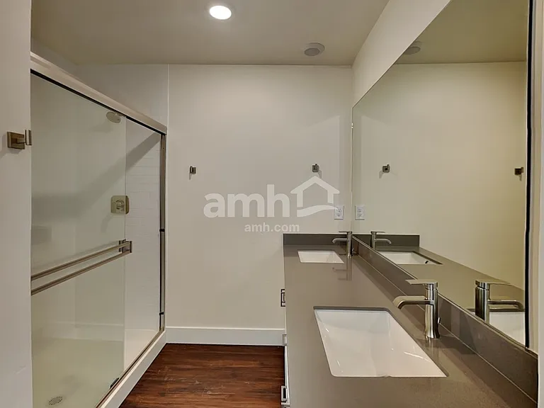 716 S Rocker Ave — Photo 10