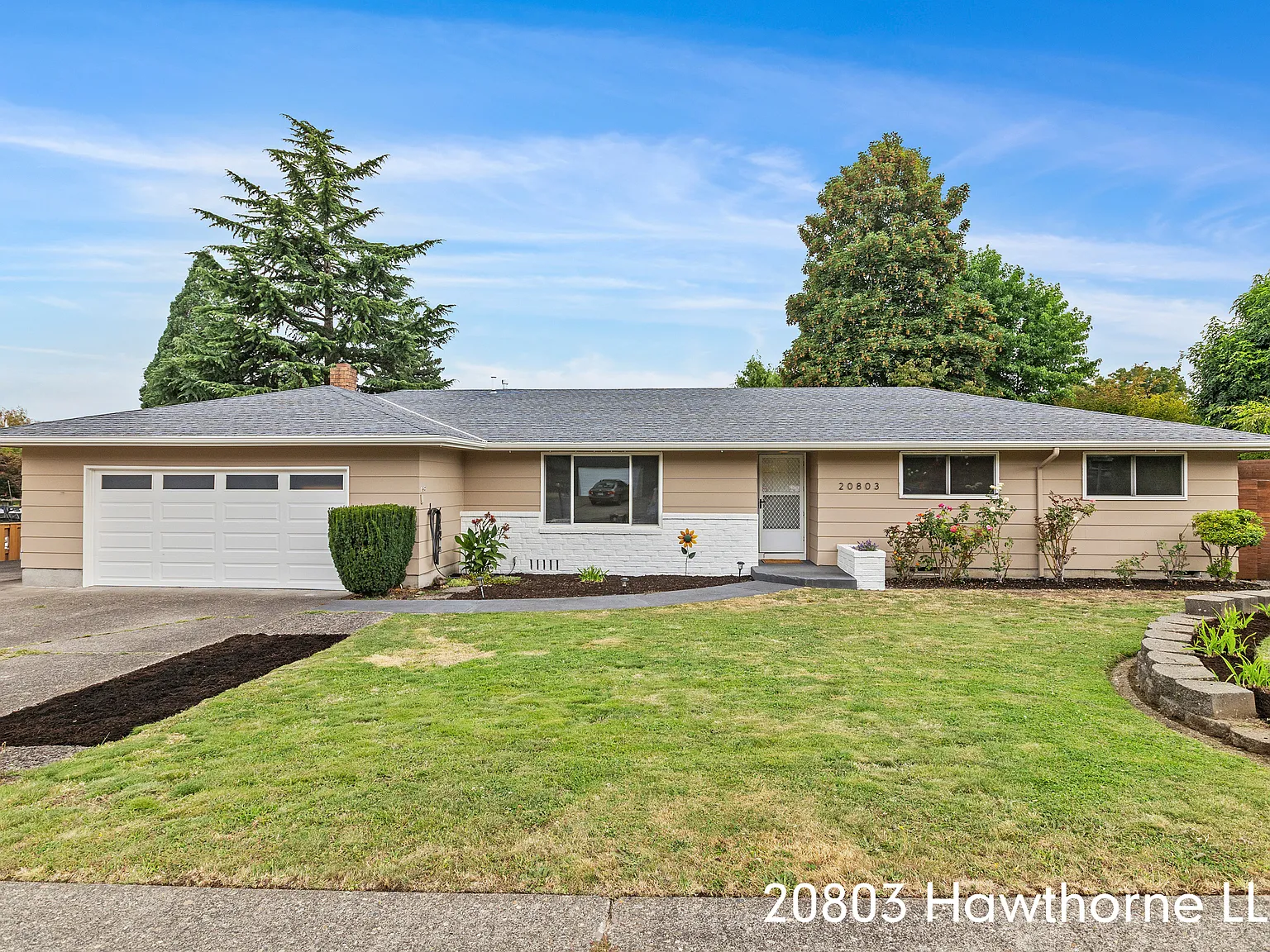 3 bed, 1630 sqft, $3,200 — Photo 1
