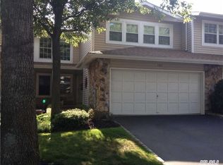 137 Colony Dr, Holbrook, NY 11741