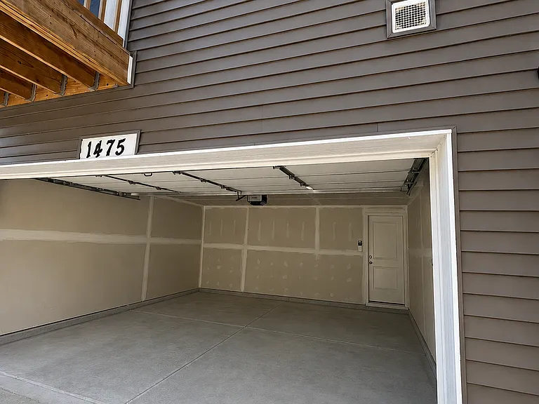 1475 Yosemite Way — Photo 22