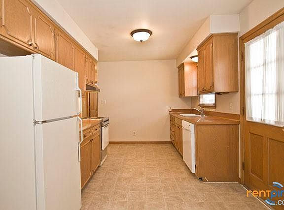 4th image of 3123 S 17th St