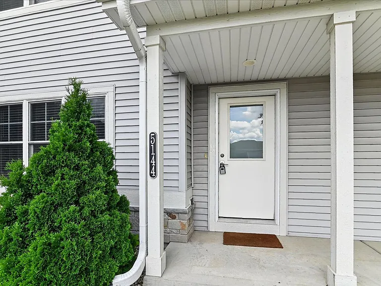 5144 Argus Ln — Photo 3