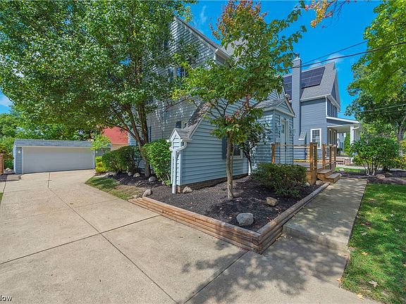 4th image of 2060 Lakeview Ave