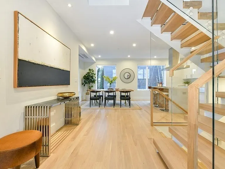 123 Walden St — Photo 5