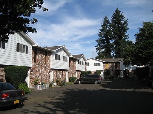 2nd image of 1260 Nandina St APT L