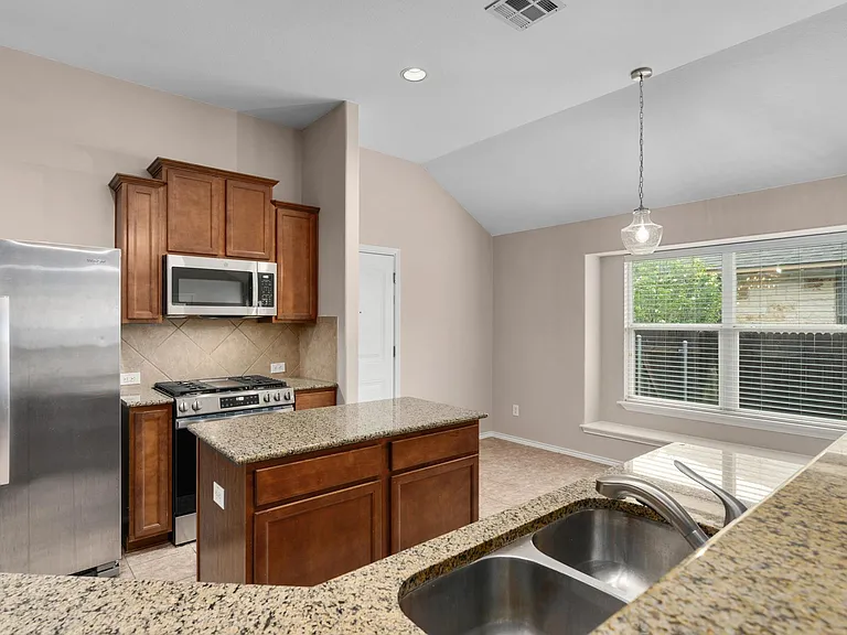 799 Clear Springs Holw — Photo 12