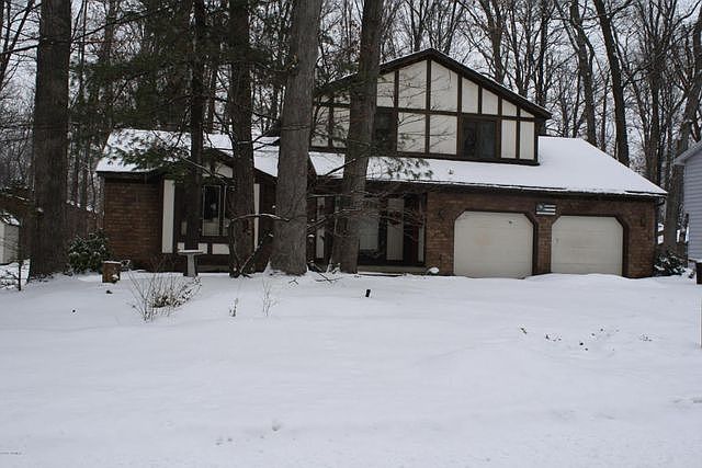 For Sale: 1735 Chateau Dr SW, Wyoming, MI 49519