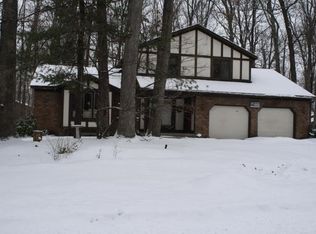 1735 Chateau Dr SW, Wyoming, MI 49519