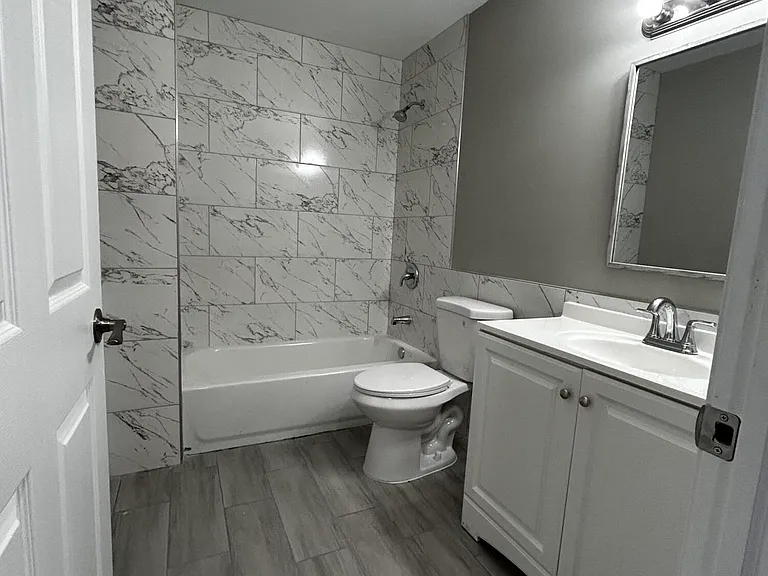 325 N 14th St #2 — Photo 7