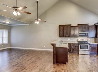 350 Big Station Camp Blvd APT B, Gallatin, TN 37066
