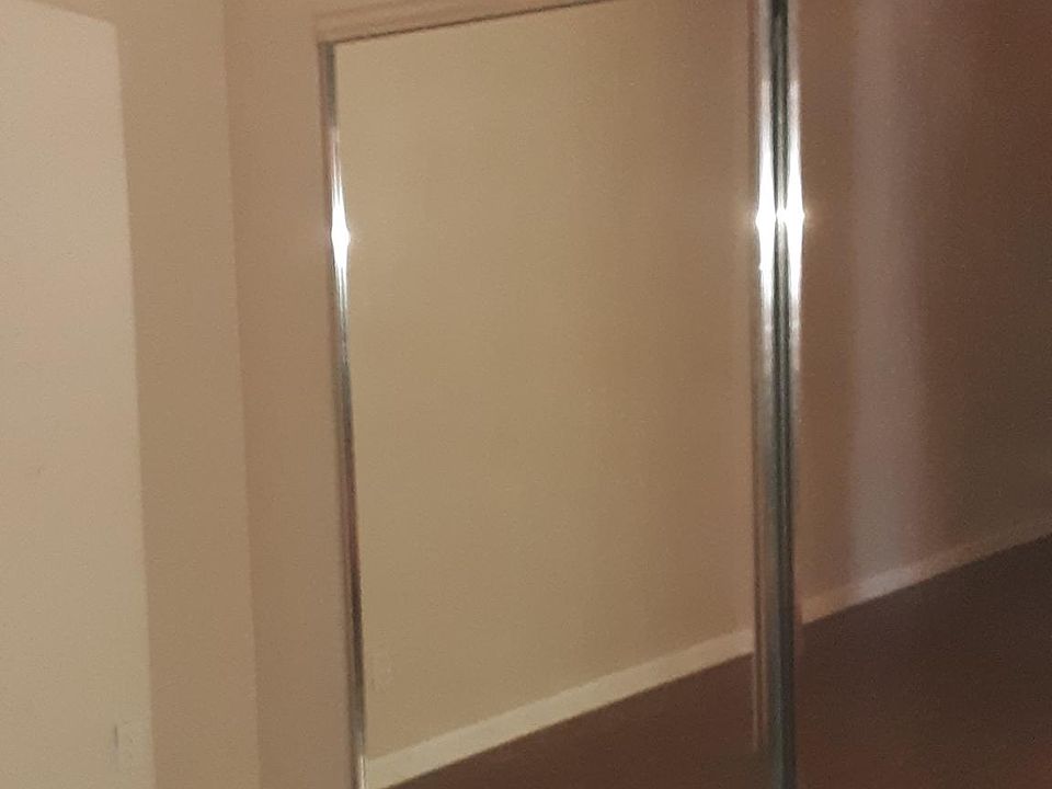 Large wall lenght closet.