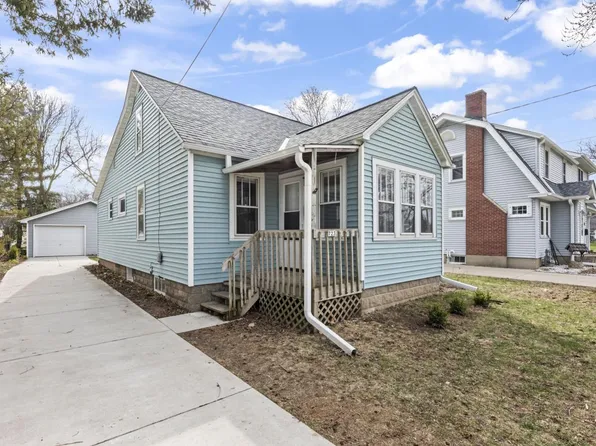 723 South Silver Lake STREET, Oconomowoc, WI 53066