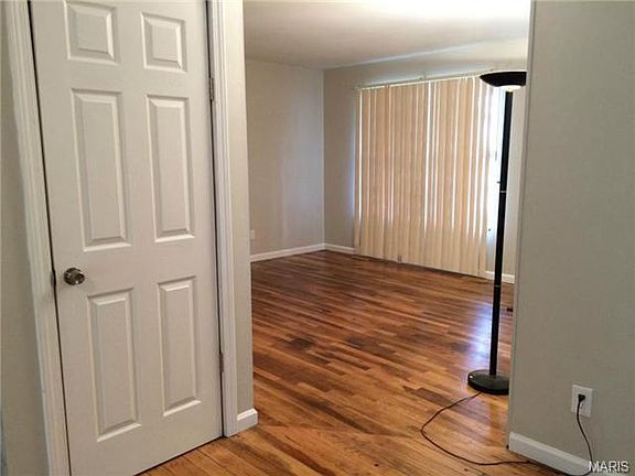 5th image of 10205 Royal Dr
