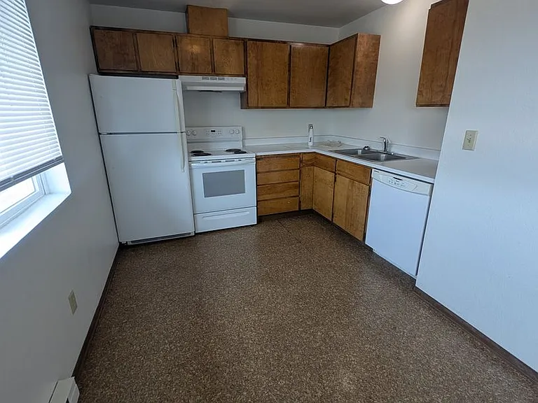 211-225 N Peterson Dr — Photo 43