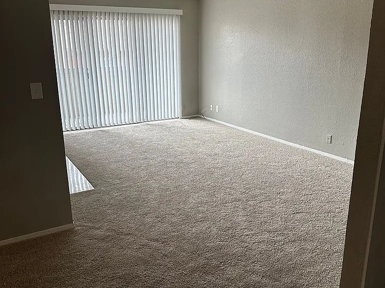 The Lewiston Apartments — Photo 26
