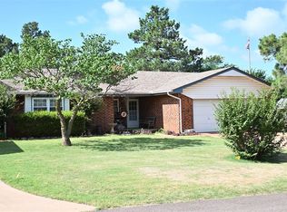 432 E Carson Ln, Mustang, OK 73064