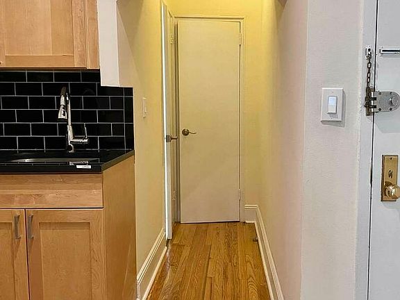 4th image of 173 Sullivan St APT 4A