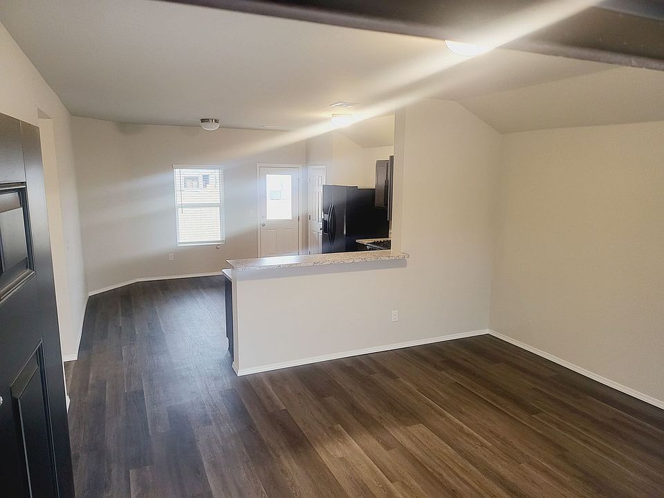 1st image of 1348 Isabella Dr
