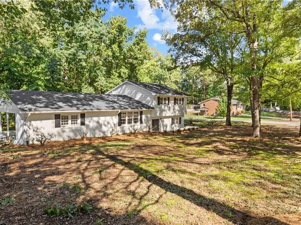 519 Shadybrook Rd, High Point, NC 27265