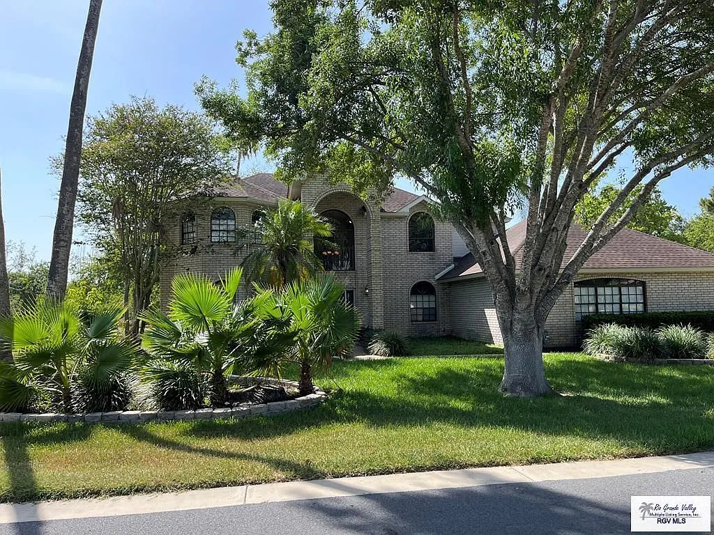 3 bed, 3.0 bath, 2860 sqft, $2,500 — Photo 1