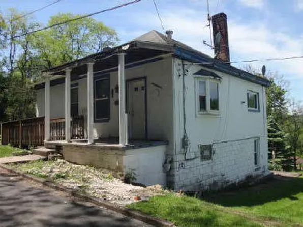 324 Grays Ln, Brownsville, PA 15417
