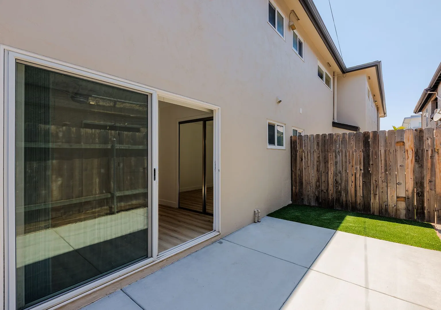 Beautiful & Spacious 2BD/1BA in Prime North Park Location Garage Optional! — Photo 3