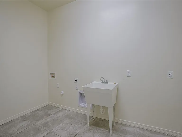 6832 Gables Trl — Photo 18