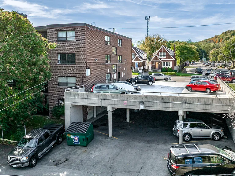 1791 King St E #302 — Photo 11