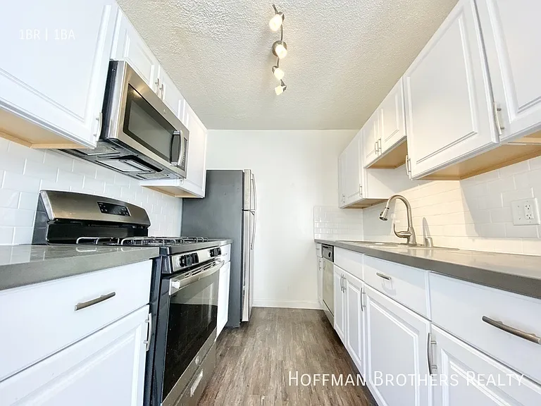 3438 Mentone Ave #6 — Photo 2