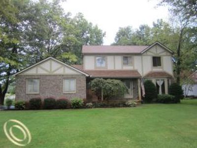 9820 Rosemary Ln, Brighton, MI, 48114