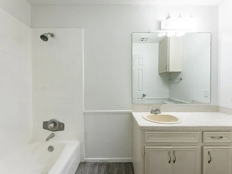 5439 40th St #B — Photo 26