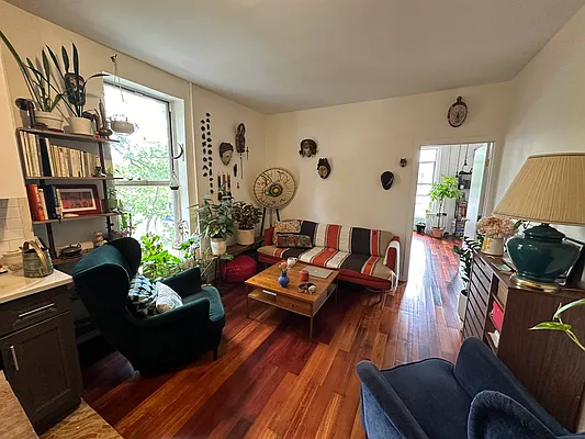 Rented by Yup Realty LLC | media 6