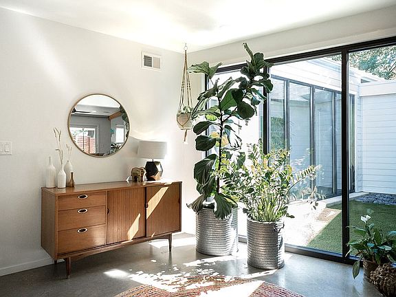 2nd image of 5853 Granada St