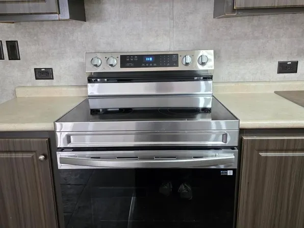 675 5604th Cor, Cleveland, TX 77327