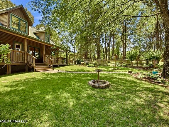 2nd image of 1090 Cedar Hill Rd