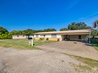 705 E 2nd St, Sonora, TX 76950